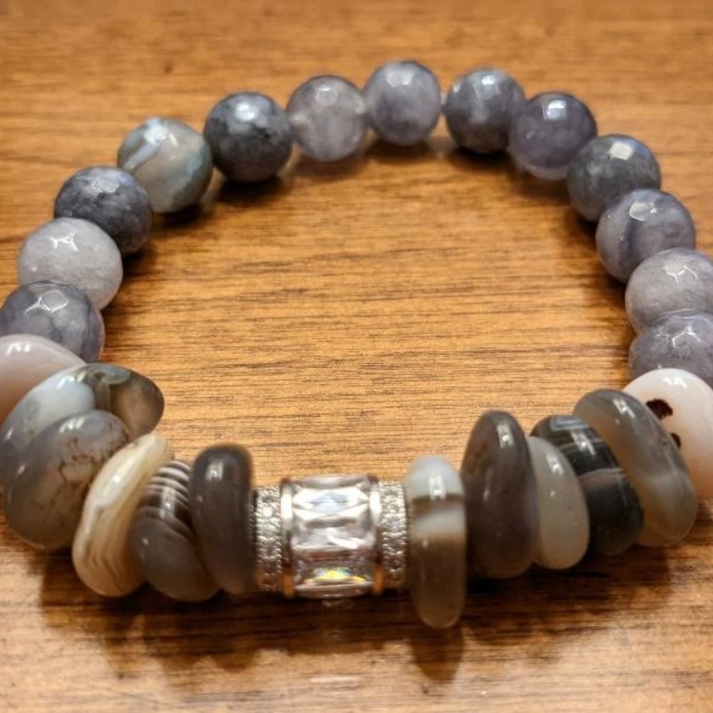 Gorgeous Gray 10mm Botswana Agate Stretch Bracelet Natural Gemstone Pave Spacer!
